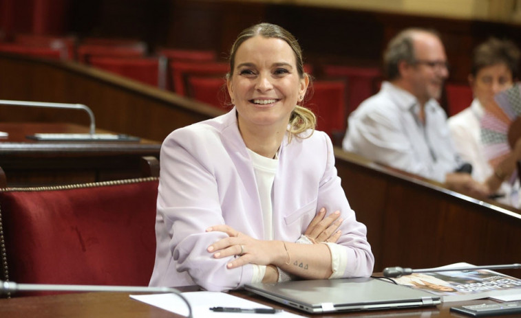 Marga Prohens, elegida presidenta de Baleares con la abstención de Vox