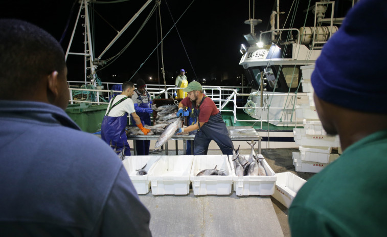 Colectivos del mar tratan de proteger la pesca ante proyectos industriales con una iniciativa legislativa