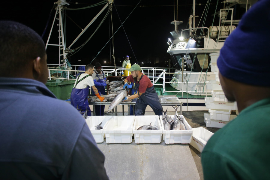 Colectivos del mar tratan de proteger la pesca ante proyectos industriales con una iniciativa legislativa
