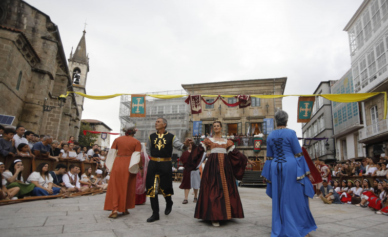 Betanzos inaugura  a Feira Franca 2023 ‘dividida’ por el anuncio de la supresión de las ‘reinas’ del San Roque