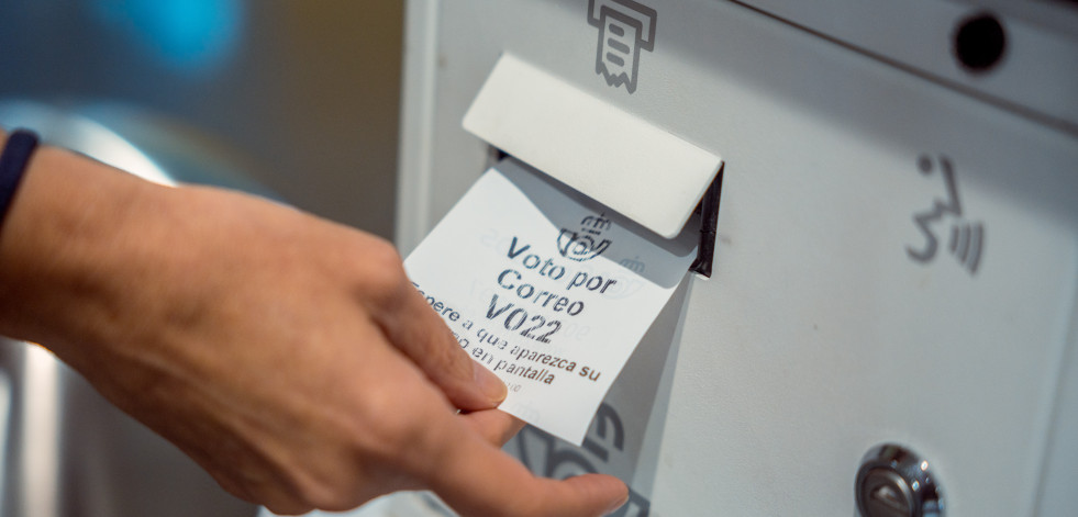 Correos afronta una intensa quincena para atender el histórico voto por correo del 23-J