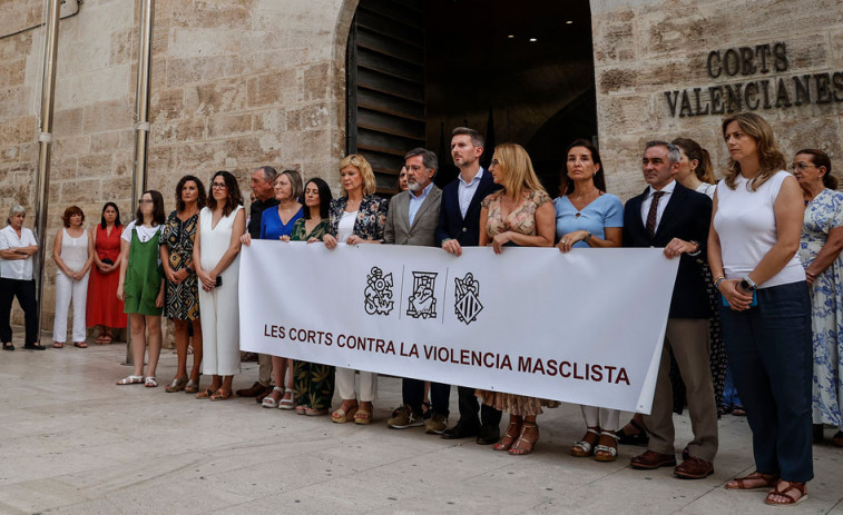 Antella clama en silencio contra el asesinato machista de su vecina Ilham
