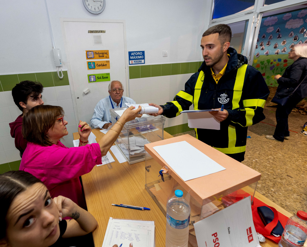 Cartero elecciones @efe