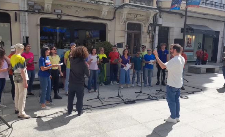 Cores Coruña realiza su primera actuación en la Feria de Asociaciones LGTBQI+