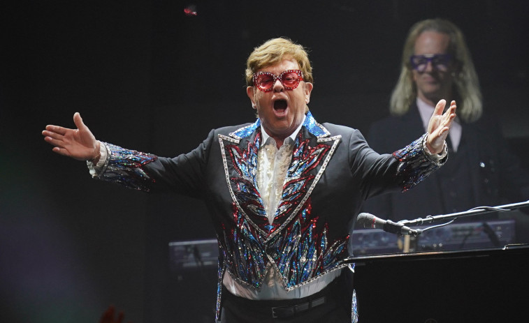 Elton John declara como testigo en el juicio contra Kevin Spacey por delitos sexuales