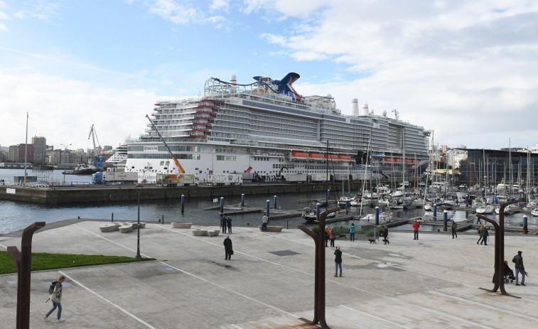 El puerto de A Coruña bate su récord histórico en cruceros, con casi 300.000 pasajeros