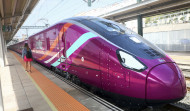 Un tren 'Avlo', o 'low cost' de Renfe, roda en probas por primeira vez pola rede ferroviaria galega