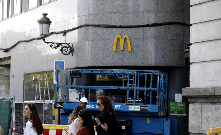 El logo de McDonald’s ya luce en los Cantones de A Coruña