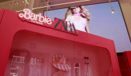 Los coruñeses ya pueden convertirse en Barbie en el Zara de la calle Compostela