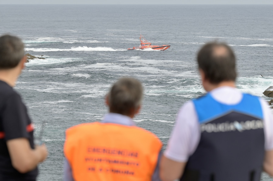 Recuperan el cadáver de una mujer en las aguas junto a la Torre de Hércules