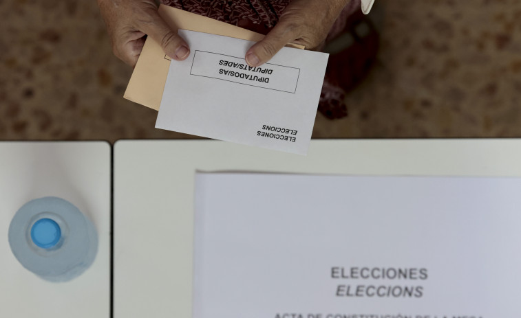 Detenida una mujer por romper una urna con votos en un pueblo de Salamanca