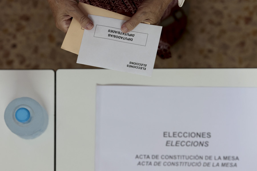 Detenida una mujer por romper una urna con votos en un pueblo de Salamanca