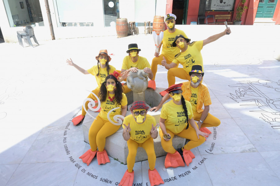 El Festival Manicómicos lleva a las calles de A Coruña espectáculos teatrales y circenses