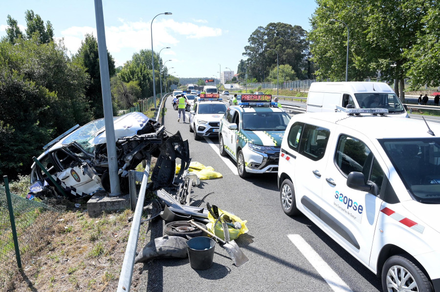 Dos accidentes casi simultáneos causan atascos kilométricos en la AP-9 en los accesos a A Coruña
