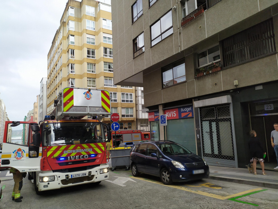 Un incendio en una cocina obliga a intervenir a los Bomberos en la calle Nicaragua de A Coruña