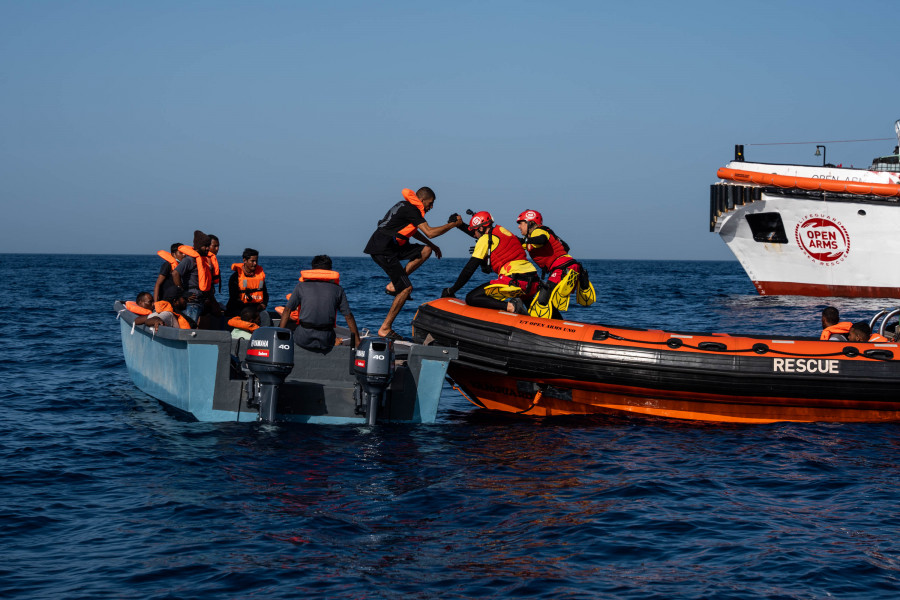 Open Arms rescata a 67 personas, incluida una mujer de parto, en el Mediterráneo