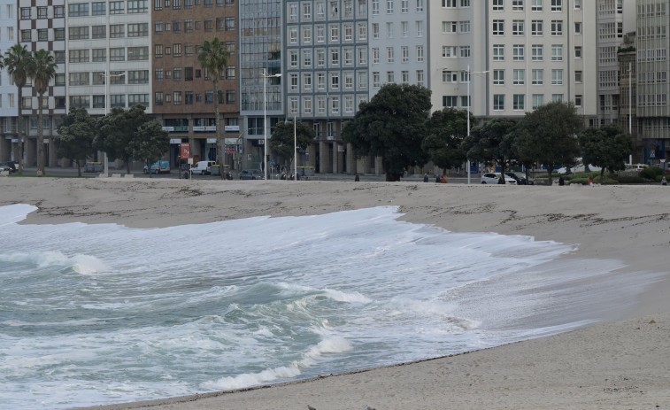 Calor, olas, lluvias y tormentas tendrán este jueves en riesgo a 16 provincias, entre ellas A Coruña y Lugo