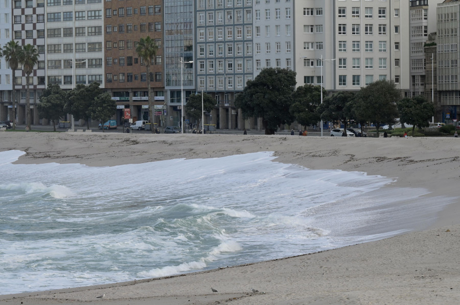 Calor, olas, lluvias y tormentas tendrán este jueves en riesgo a 16 provincias, entre ellas A Coruña y Lugo