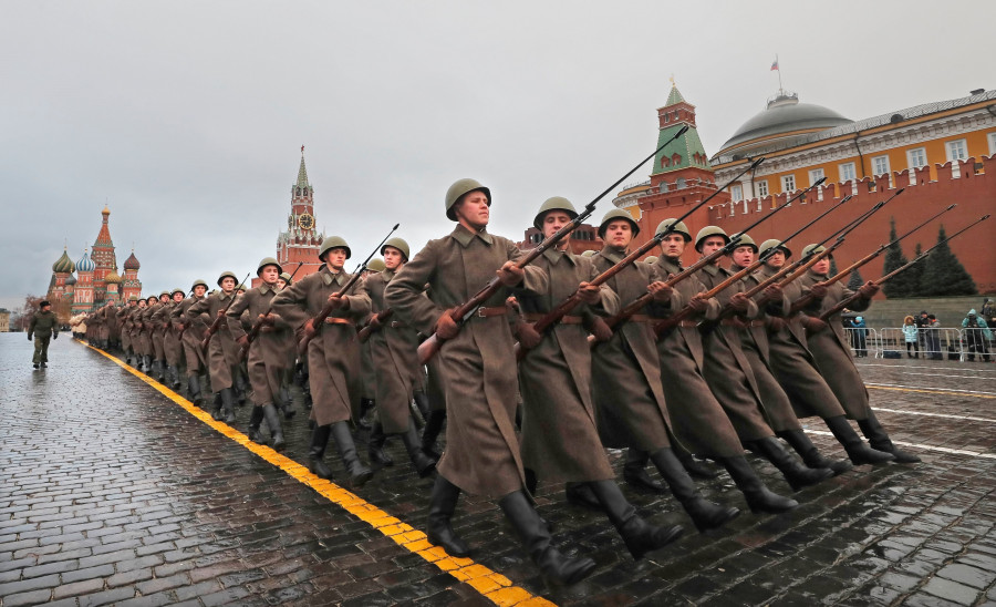 Rusia condecora a soldados rusos que combaten en la guerra de Ucrania