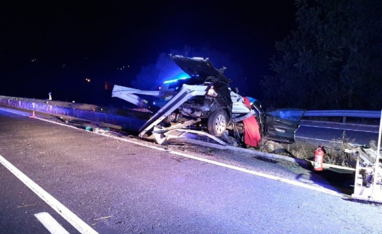 Fallecen dos jóvenes en un accidente provocado por un jabalí en Chantada