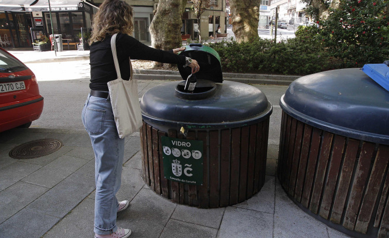 A Coruña estudiará en otoño la implantación del quinto contenedor de basura