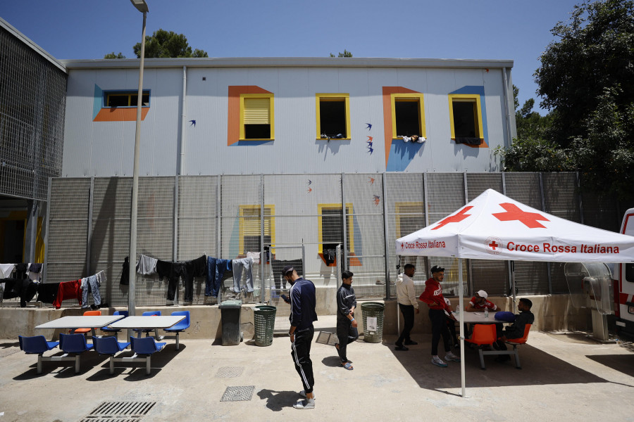 Más de 40 muertos en un nuevo naufragio frente a la isla italiana de Lampedusa