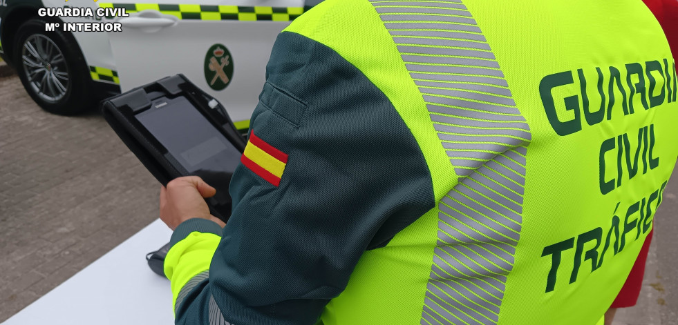 Investigan a un conductor interceptado en Bergondo que nunca tuvo carné de conducir
