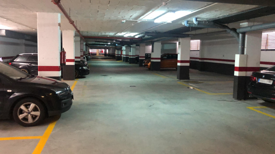Más de 2.000 vecinos de Novo Mesoiro claman por la protección de sus coches