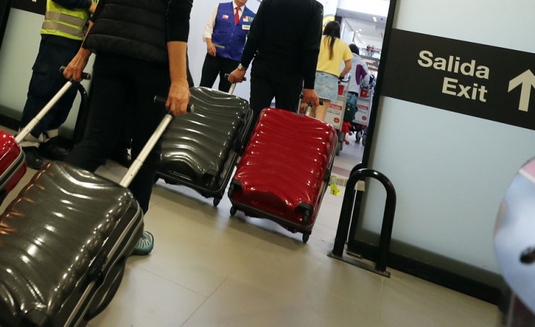 El PP de Santiago demanda un bus lanzadera entre el Aeropuerto y la Estación Intermodal