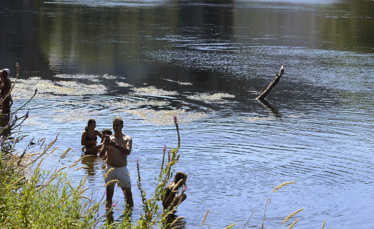 Muere ahogado un menor en una playa fluvial de A Veiga