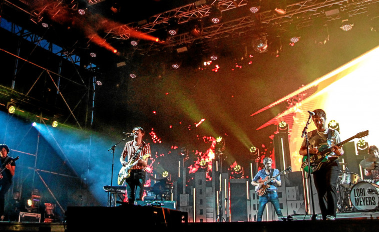 Lori Meyers y Primal Scream dieron   el último grito de un Noroeste masivo