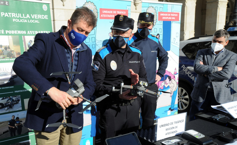 El 092 de A Coruña recurre a drones para multar a los dueños de los perros sin correa