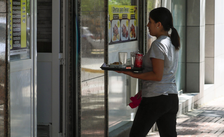 El empleo extranjero cae en 3.365 afiliados en julio hasta 2,69 millones