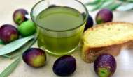 El precio del aceite de oliva seguirá su escalada por la previsión de baja cosecha