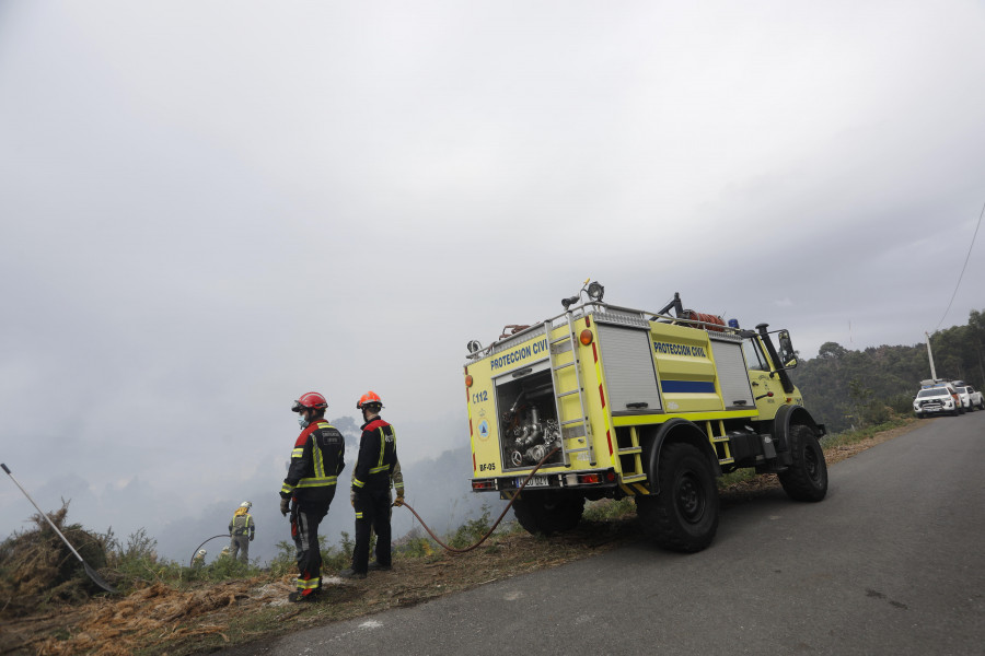 Suevos, en Arteixo, vive su tercer incendio en 15 días