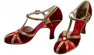 Walk This Way: Colección de calzado histórico en la Fundación Barrié