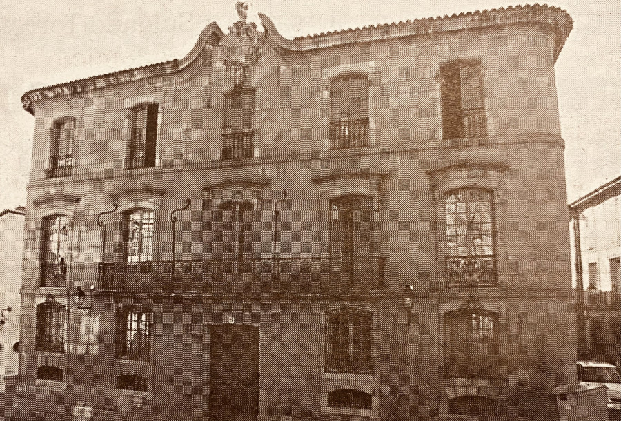 Hace 25 años | Cultura descarta incluir la casa de Cornide en el patrimonio municipal