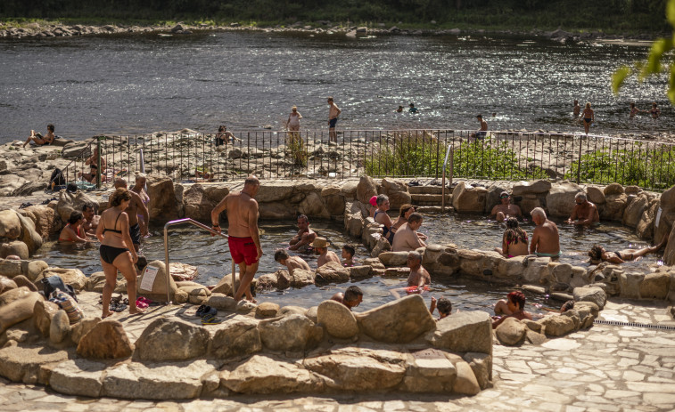 La ola de calor abrasa Galicia y los termómetros alcanzan los 43 grados