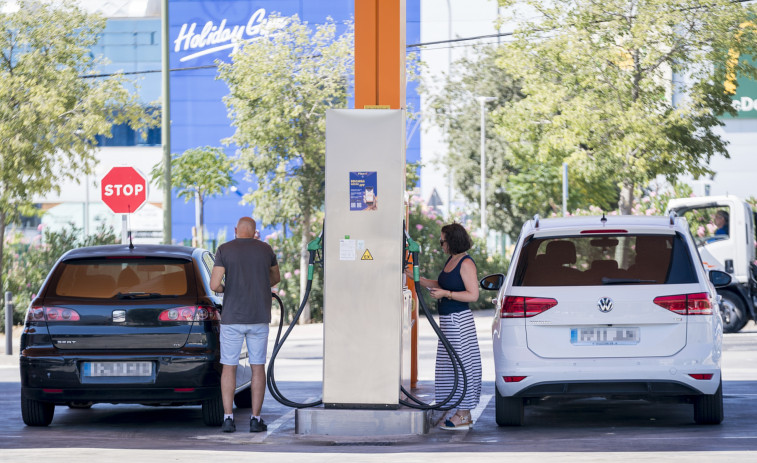 El precio de la gasolina supera los 1,7 euros y el del diésel los 1,6 euros tras siete semanas al alza