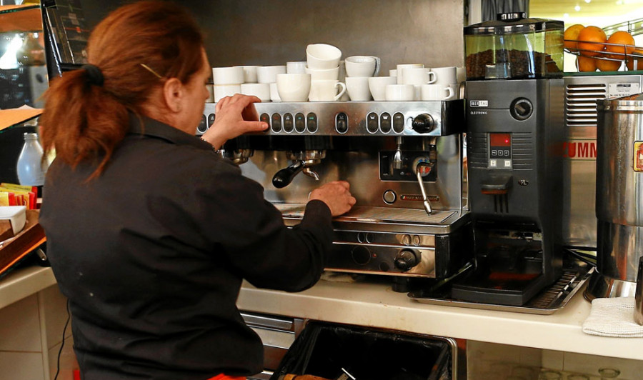 El paro baja en Galicia en 1.800 personas en marzo
