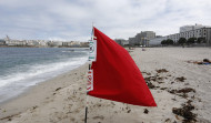 Prohibido el baño en las playas de Orzán, San Amaro y As Lapas por medusas