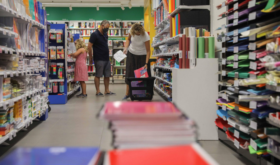 El 76% de las familias gallegas asegura "endeudarse" al comprar artículos para el colegio