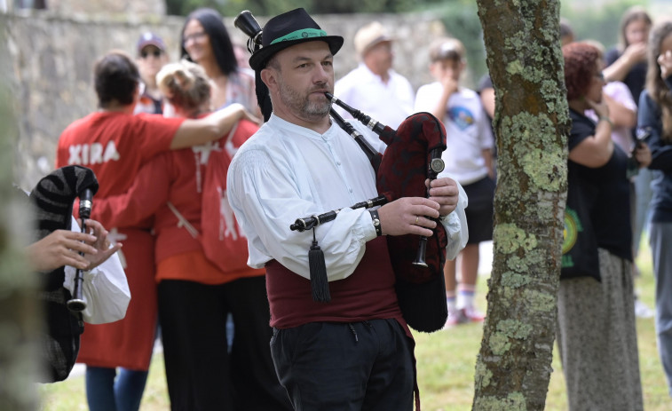 El calendario de celebraciones de septiembre se abre en el área de A Coruña con música y ‘xuntanzas’