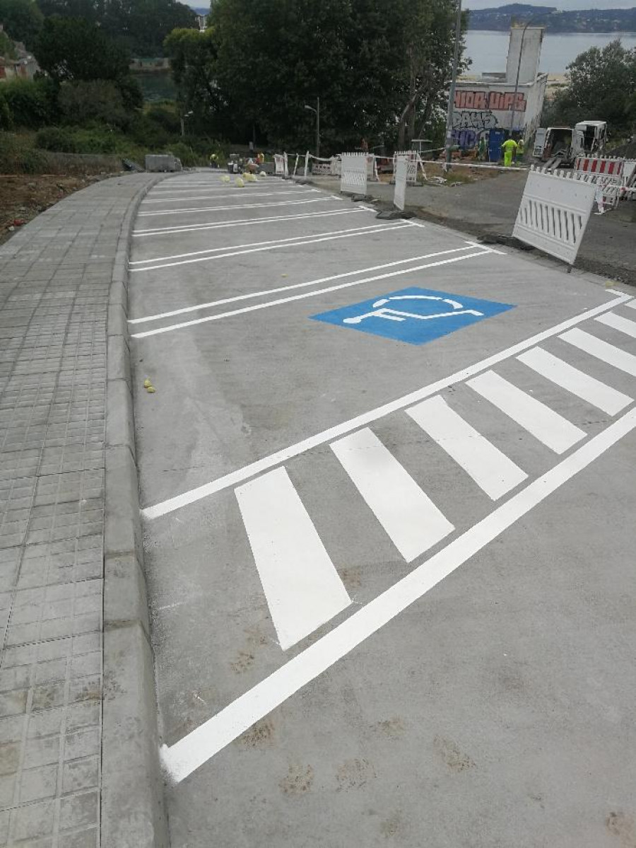 Personas con movilidad reducida se quejan de la normativa coruñesa de las tarjetas de parking