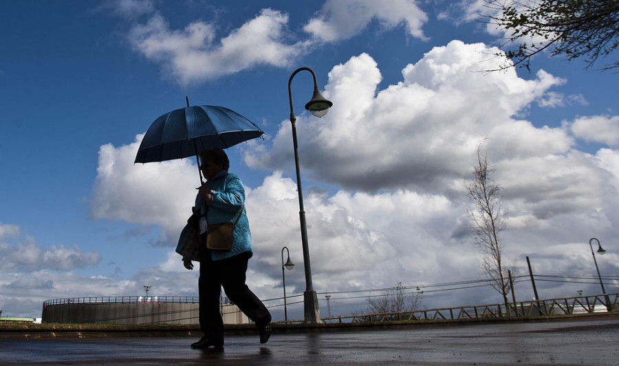La estabilidad se impone con cielos poco nubosos y lluvias débiles en Galicia