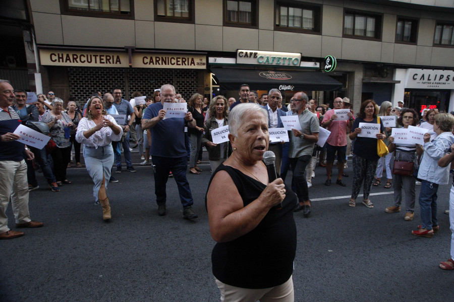 Clamor vecinal en A Coruña a las puertas del edificio okupa de la ronda de Nelle