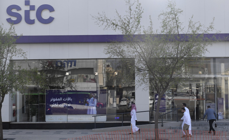 El gobierno aplicará los mecanismos para velar por Telefónica tras irrumpir STC Group