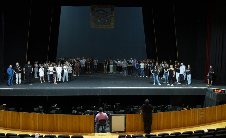 Más de 200 profesionales trabajan en Aida en el Palacio de la Ópera de A Coruña