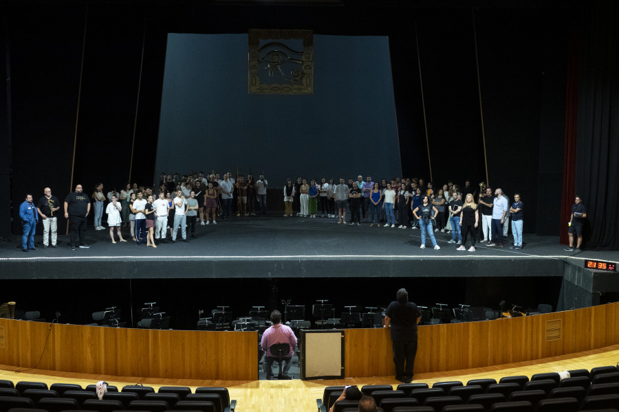 Más de 200 profesionales trabajan en Aida en el Palacio de la Ópera de A Coruña