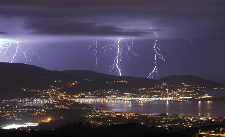 Galicia registró más de 6.000 rayos durante la noche del viernes